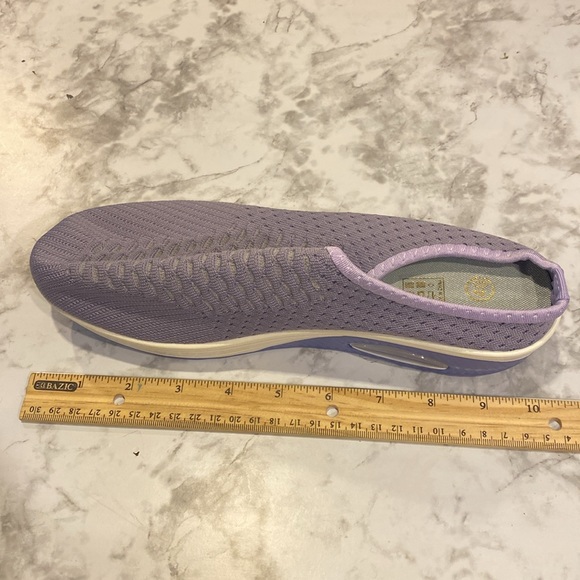 Slip on Shoes - Picture 6 of 8